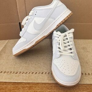Nike White and Blue Casual Sneakers Dunks